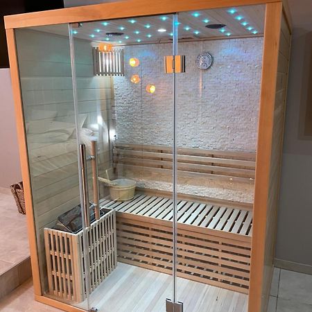 La Nuit De Reve Suite Privative Jaccuzi Sauna Suite 2 Crouy 외부 사진